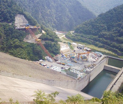 徳山水力発電所 営業開始 1年延期_f0197754_17435374.jpg