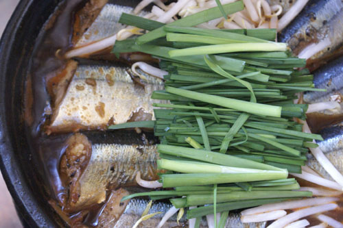土鍋で｛煮魚の日｝_e0080369_9493976.jpg
