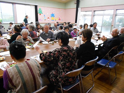 １２月１日　高齢者昼食会、夕方役場へ_d0143678_633191.jpg