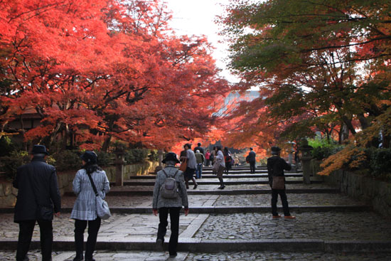真如堂 紅葉の盛り_e0048413_22121938.jpg