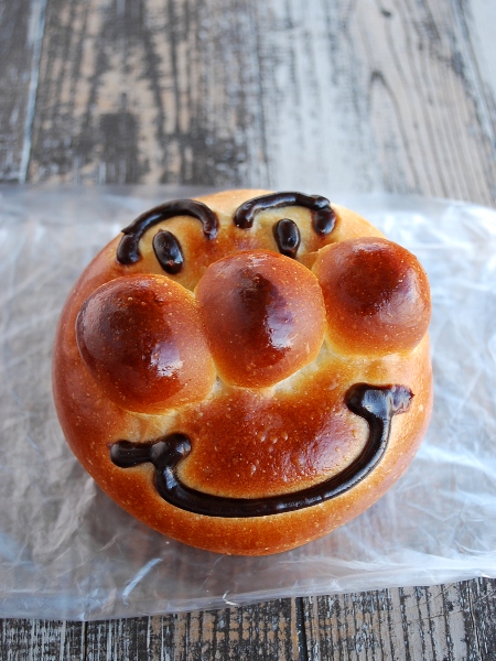 ブーランジェリークルミのアンパンマン_c0177814_14582062.jpg