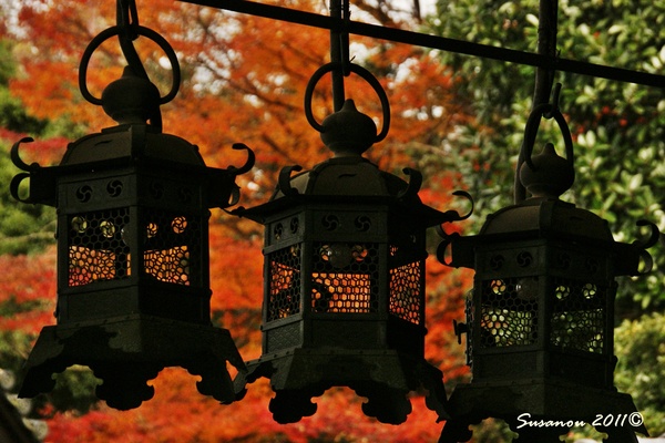 二月堂 釣り灯篭の秋 : 東大寺が大好き