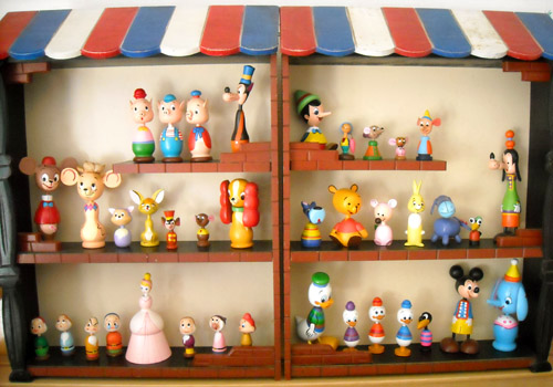 ディズニー、ミッキーとミニーのヴィンテージ木製人形