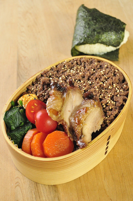 肉そぼろのお弁当_b0171098_7385062.jpg