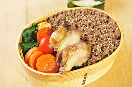 肉そぼろのお弁当_b0171098_7431786.jpg