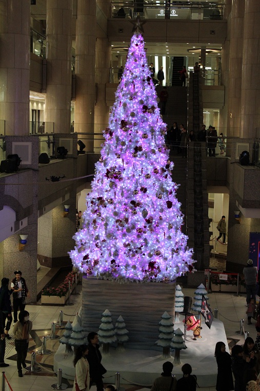 ランドマークタワー クリスマスツリー 電飾日本 Illuminations Japan ランドマークタワー クリスマスツリー 電飾日本 Illuminations Japan