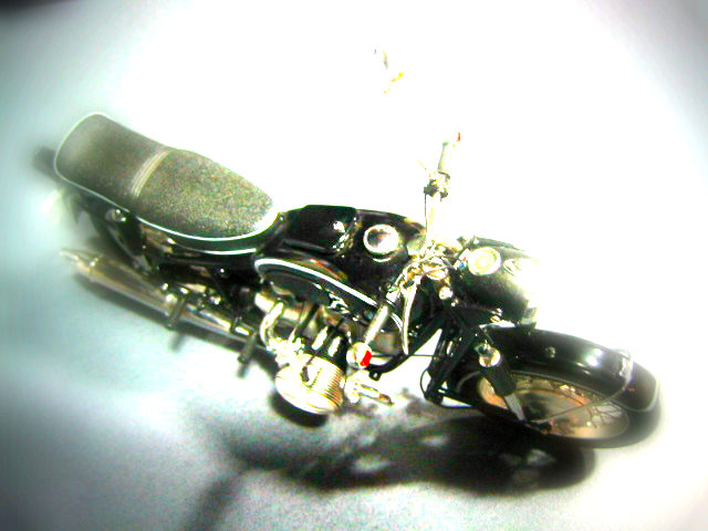 このバイクは何でしょう?_e0254365_2128507.jpg
