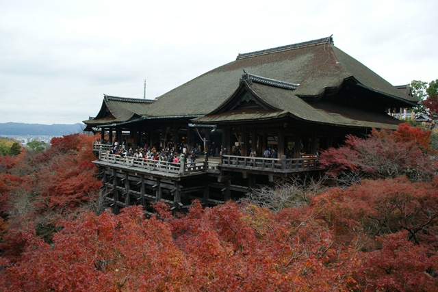 さすがです。紅葉も最高です。清水寺を訪ねました_d0181492_21382415.jpg