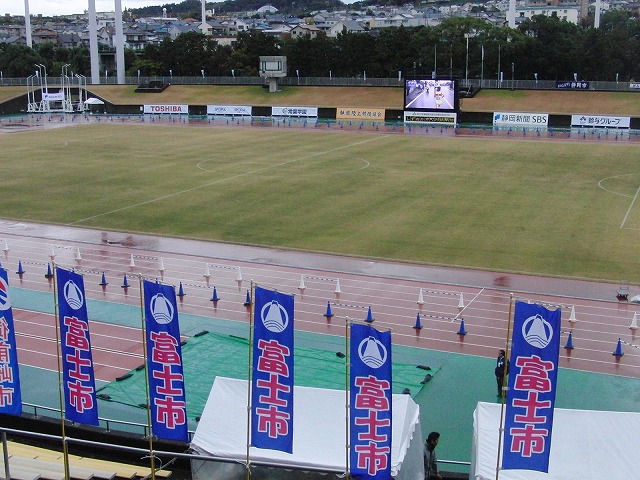 雨の中、懸命に走る選手に勇気をもらう「県市町対抗駅伝」_f0141310_742848.jpg