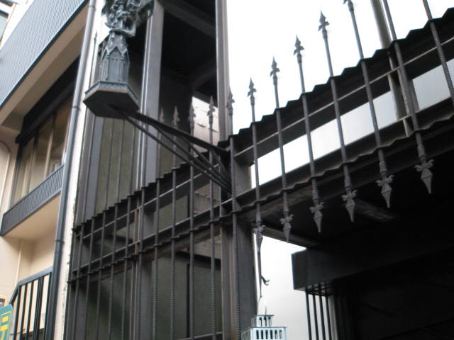 谷敦志写真展 万魔殿に棲む天使たち_a0093332_2258673.jpg