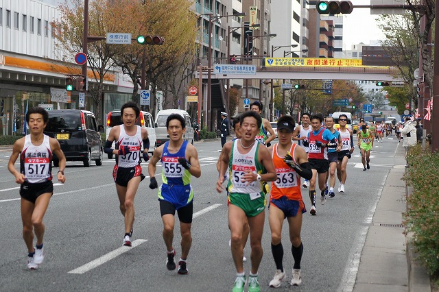 福岡国際マラソン　尾方選手　完走に必死に声援！_c0070439_230266.jpg