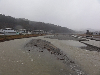 冷たい雨でどこも見えません_a0084753_1154117.jpg