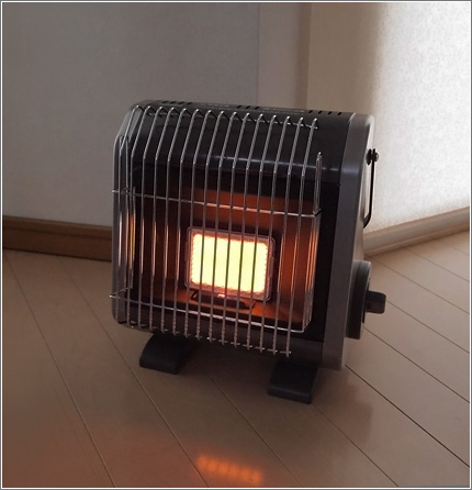 灯油でもなく カセットガスストーブ Tamins の花と空と月と 灯油でもなく カセットガスストーブ Tamins の花と空と月と