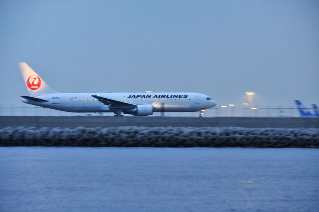 海から飛行機を見てみよう！_c0081462_236564.jpg