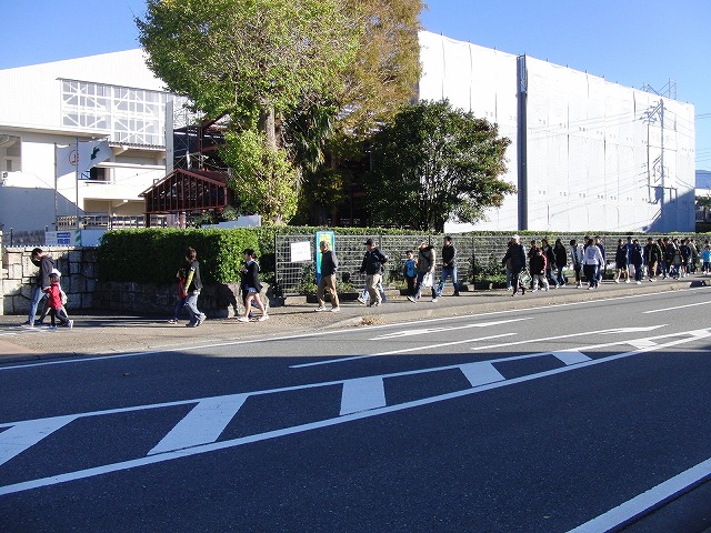 富士高を避難所とする近隣4区の合同避難所訓練 その1_f0141310_8312249.jpg
