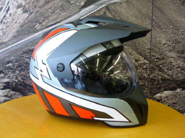 BMW純正ヘルメットの歴史7_e0254365_19513625.jpg