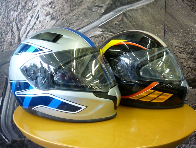BMW純正ヘルメットの歴史7_e0254365_19545225.jpg