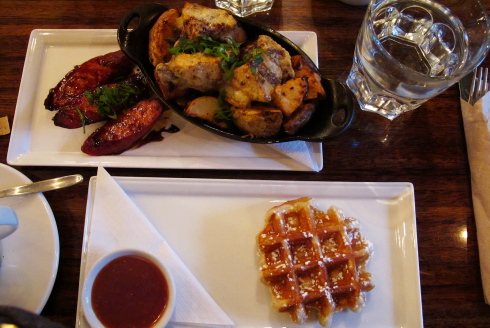 ランチタイムをはずしたら「Cafe Medina」_d0129786_16292042.jpg