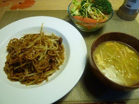 麺類が続くけど、もやしを使ってしまわなければ(・_・;)_b0175688_2212086.jpg