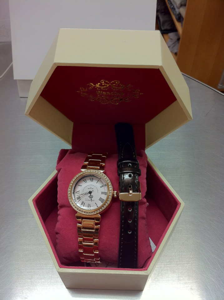 アイズビット ISBIT wendine 2way watch_e0076692_18262147.jpg