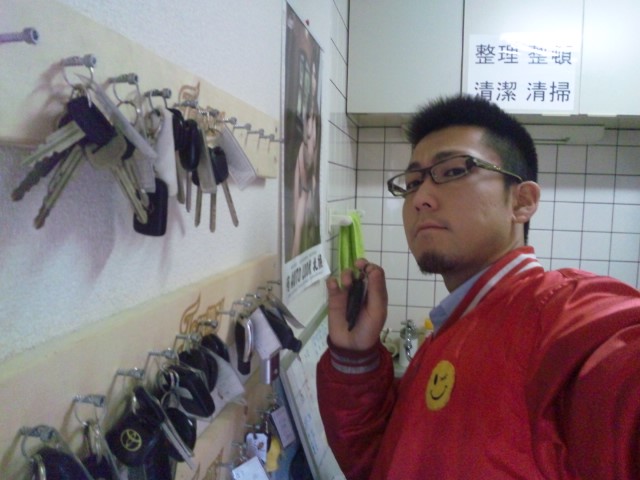 ランクル TOMMY札幌店 12月8日!小野様 グランビア 納車☆_b0127002_22518.jpg