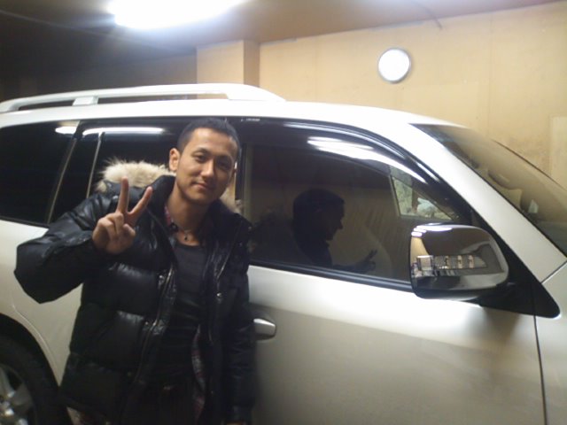 ランクル TOMMY札幌店 12月8日!小野様 グランビア 納車☆_b0127002_2259093.jpg