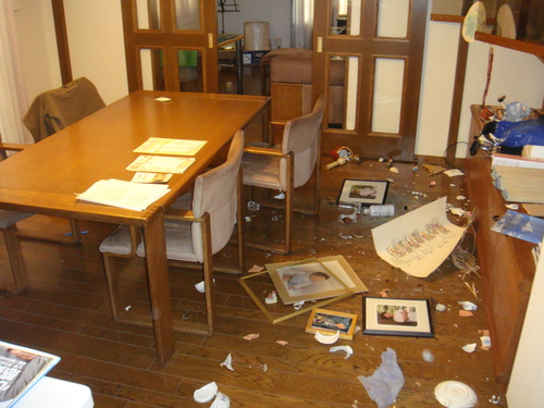東日本大震災 家の中だけですが 第4研究室同窓会 東日本大震災 家の中だけですが 第4研究室同窓会