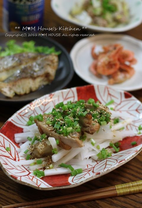 今日のお弁当　☆　ケンタロウレシピ・大根とカリカリ鶏のサラダ仕立て♪_c0139375_11253025.jpg