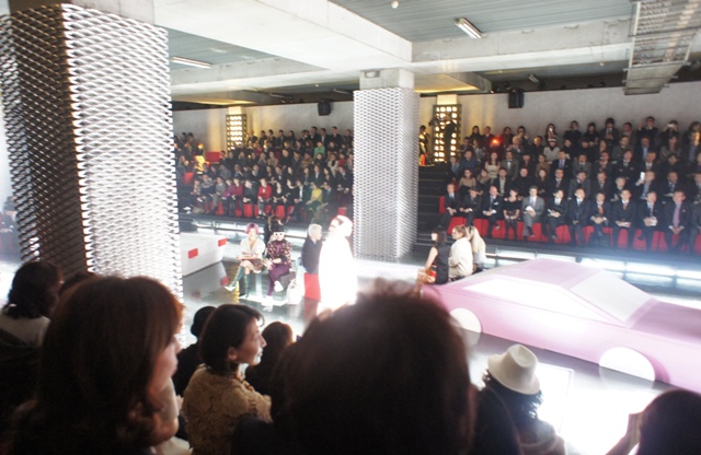 ブランドの選択ー PRADA2012春夏_f0083294_16254858.jpg