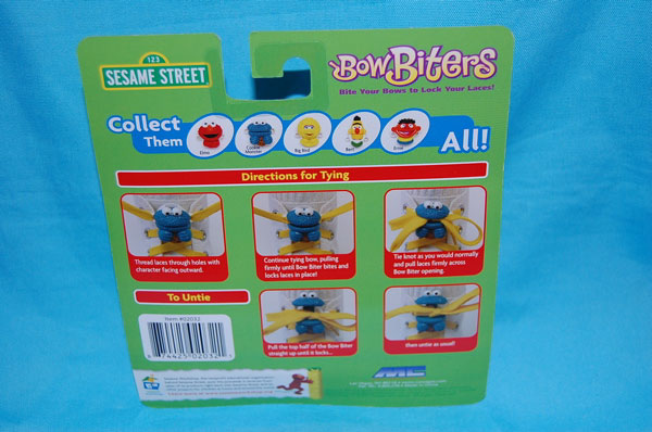 セサミストリート 1980 Sから復活したbow Biters 靴ひもを結ぶアクセサリー Toy Collectables Vintage Rpm Blog