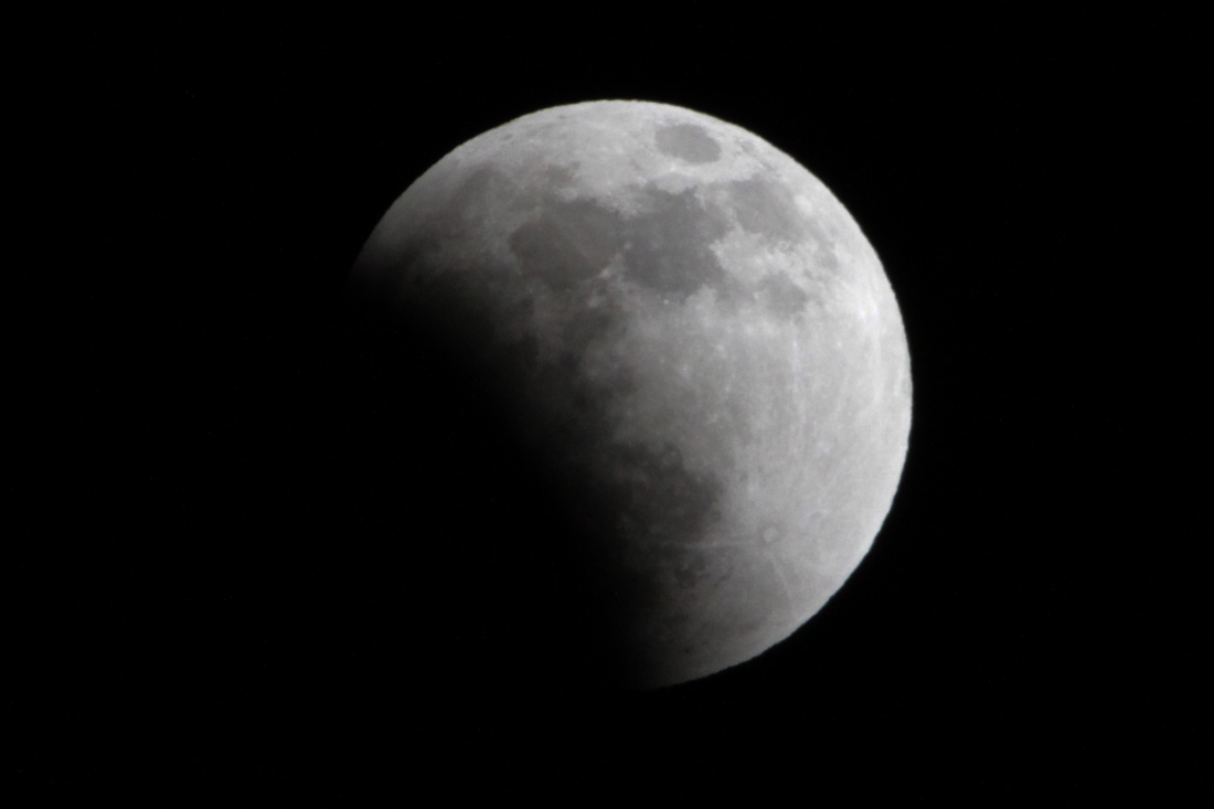 lunar eclipse_e0190023_2341685.jpg