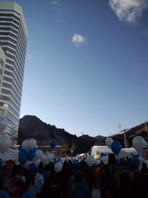 苗場スキー場☆バルーンリリース_c0151965_942811.jpg