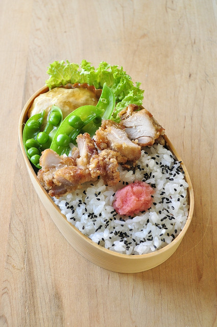 豆腐ハンバーグと唐揚げ弁当_b0171098_834890.jpg