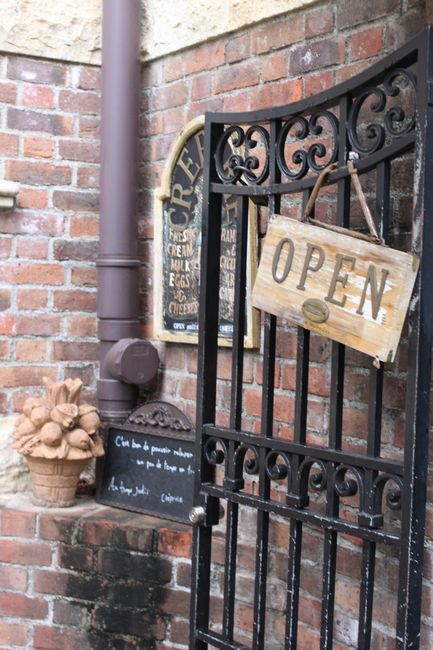 AU TEMPS JADIS & ORNE DE FEUILLES_d0148729_2051953.jpg