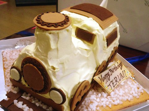 特製誕生日ケーキ ピエール ガニェールで アラサー女子二人の食レポ Cafe Mocos 改め アラフォー淑女二人の食レポ Cafe Mocos 特製誕生日ケーキ ピエール ガニェールで アラサー女子二人の食レポ Cafe Mocos 改め アラフォー淑女二人の食レポ Cafe Mocos