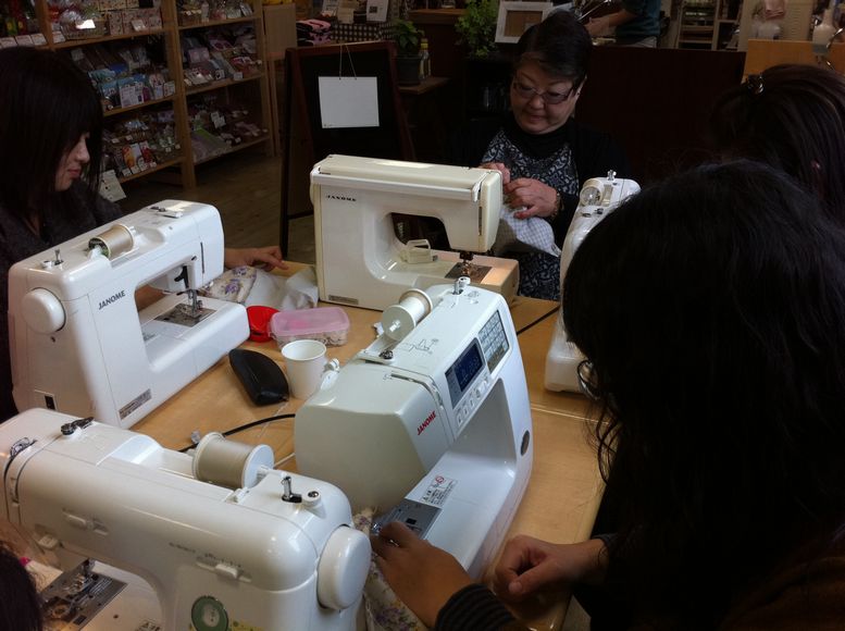 12/6アンジュール松崎店「カフェdeハンドメイド」ファスナーポーチ完成!_b0213187_222374.jpg
