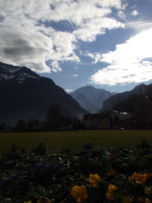 スイス旅行☆INTERLAKEN インターラーケン_b0246303_19494211.jpg