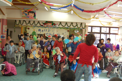 12/11聖愛園クリスマス会を盛大に開催しました☆_a0154110_1125564.jpg