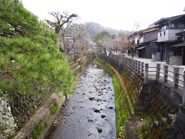 the 14th Moon『空とぶレシピ』と高山の旅_d0103511_1318413.gif