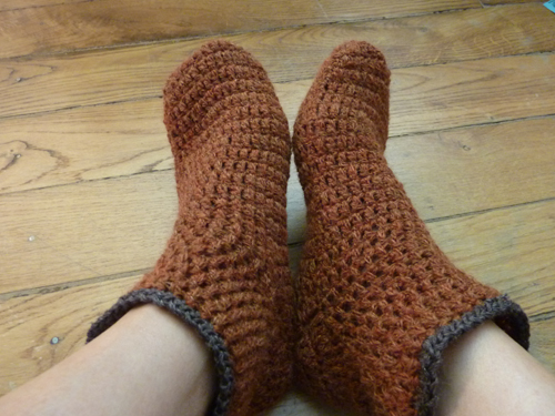 かぎ針編み靴下 初の両足同じ 不器用者のパリ編み物修行