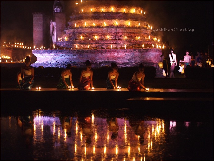 Skhothai Loi krathong　Ⅹ　/　スコータイ　ロイクラトン 2011_a0136249_23304557.jpg