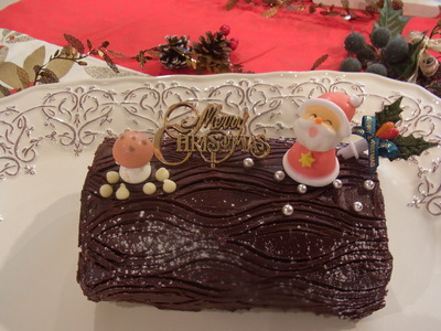 おうちでクリスマスケーキを食べよう 手作りブッシュドノエル ベルエポックの休日 パリジェンヌになりたい ｋｏｂｅフレンチライフスタイル