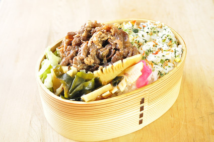 牛肉と筍のお弁当_b0171098_8251612.jpg
