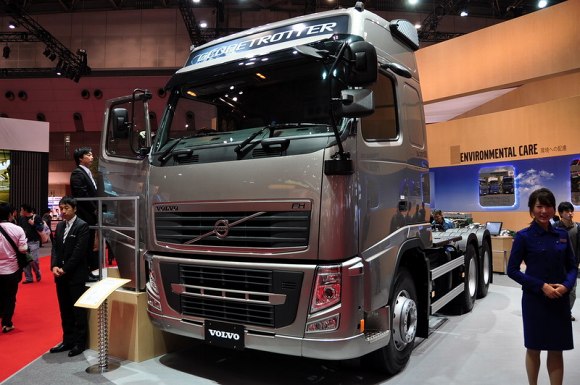 東京モーターショー2011 (輸入車編、そして・・・)_e0158925_127301.jpg