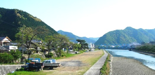 柏坂から津島、宇和島、三間町まで_f0213825_9261926.jpg