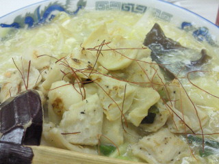 今、ホル玉麺がきてます。_d0164343_1334476.jpg