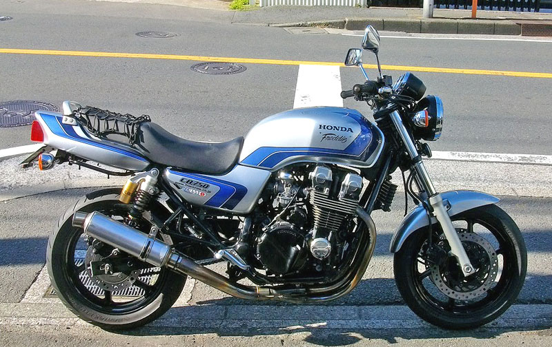 CB750（RC42）のマフラー加工＆マスター交換♪_c0086965_1113492.jpg