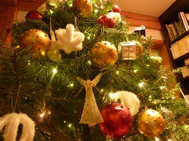 クリスマスツリーは生木が一番！_c0080075_111748.jpg