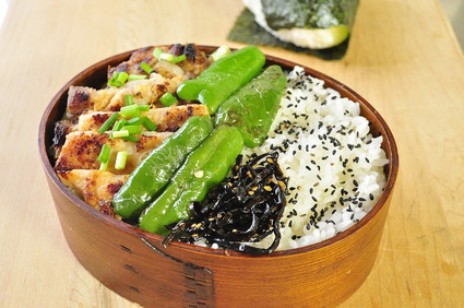 豚の味噌漬け弁当_b0171098_8251918.jpg