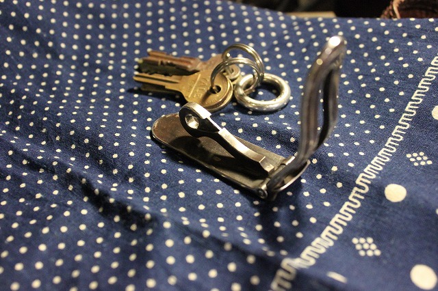 CHOLOS　×　F.E.E　\"LOCKER CLIP\"_d0121303_143268.jpg